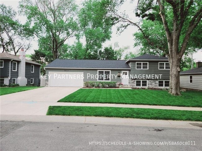 Primary Photo - 5817 W 101st-