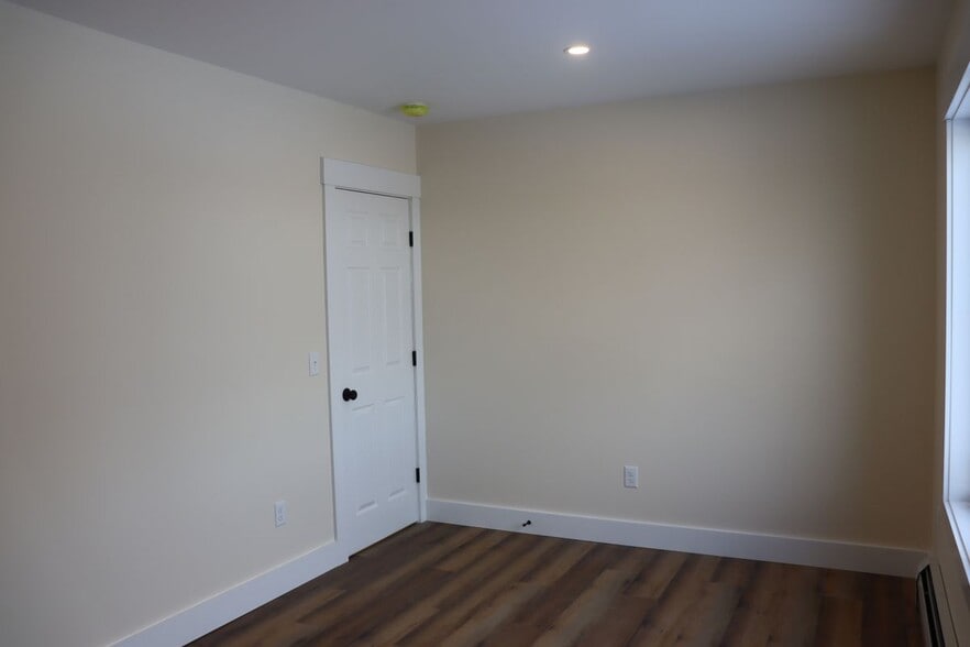 Building Photo - 1785 Kellogg Rd