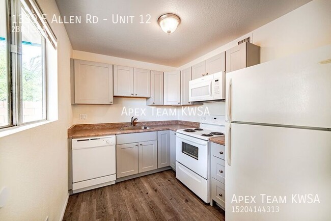 Building Photo - $995 2BR/2BA Available Early 2025! Newly r...