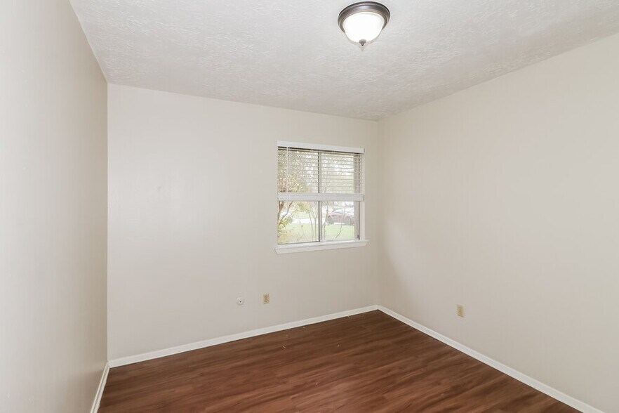 Building Photo - 8419 Old Meadow Ln