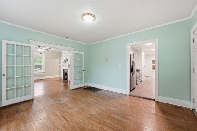 Building Photo - Athens 37303 - Charming 1902 Home Available Now! 3 Bedrooms, 2 Full Baths with a 1-Car Garage - C...