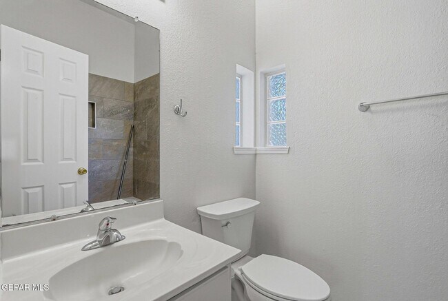 Building Photo - 7239 Desert Jewel Dr