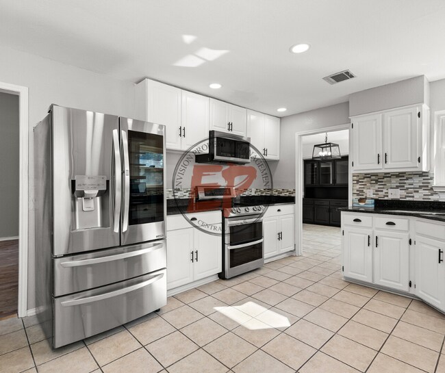 Building Photo - 4209 Green Oak Dr