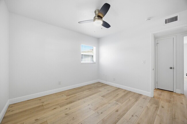 Building Photo - 401 Blueberry Ln