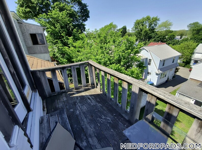 Building Photo - 260 Boston Ave
