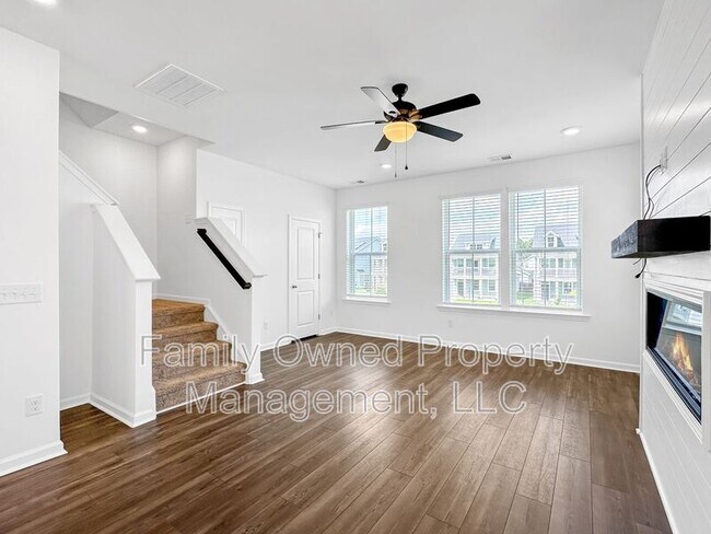 Building Photo - 162 Yorkshire Dr
