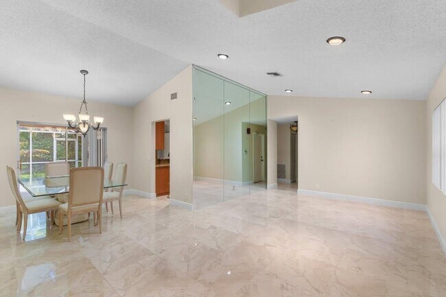 Building Photo - 4806 S Lee Rd