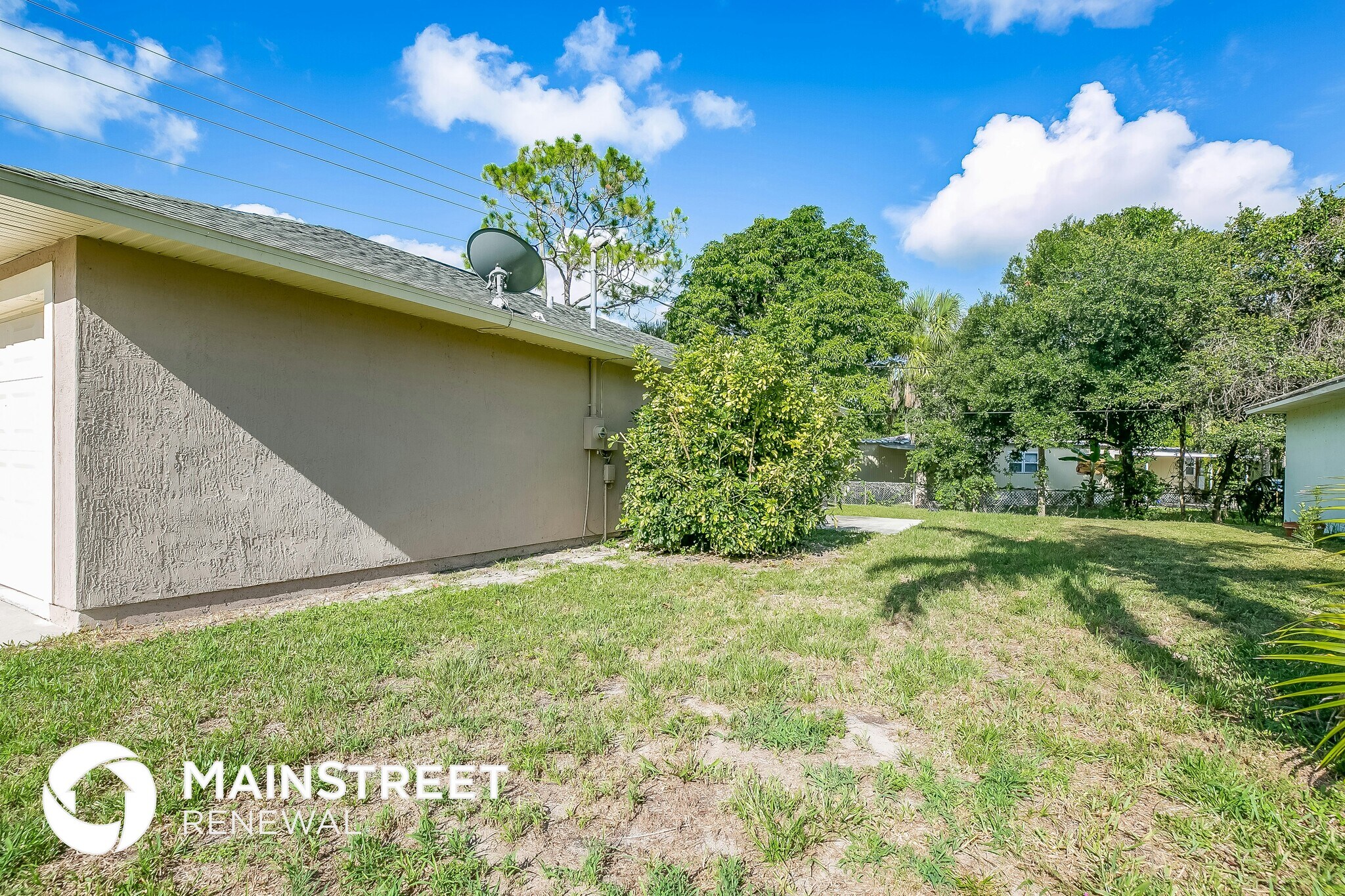 Building Photo - 13 43rd Ct