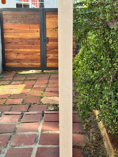 Building Photo - 4701 1/2 W 168th St