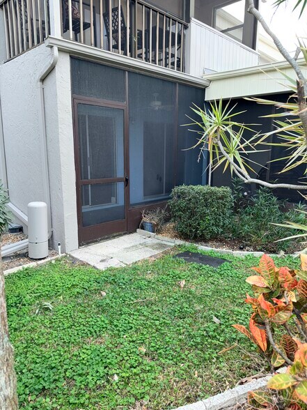 Building Photo - 5920 7th Ave W