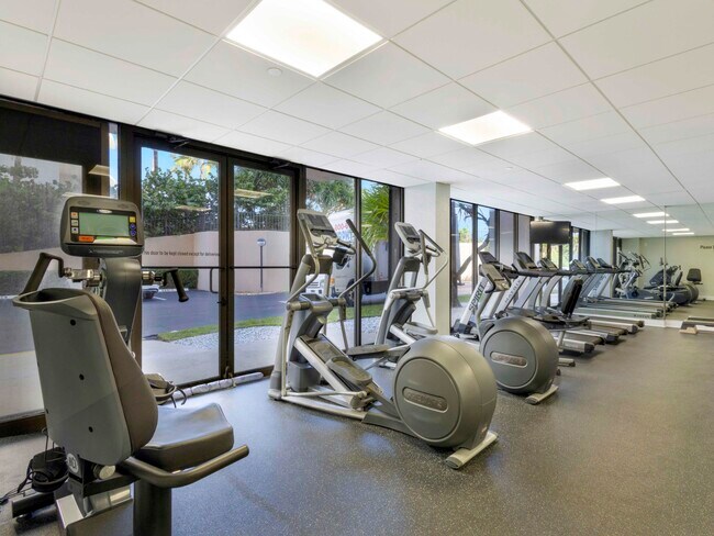 Building Photo - 4200 N Ocean Dr