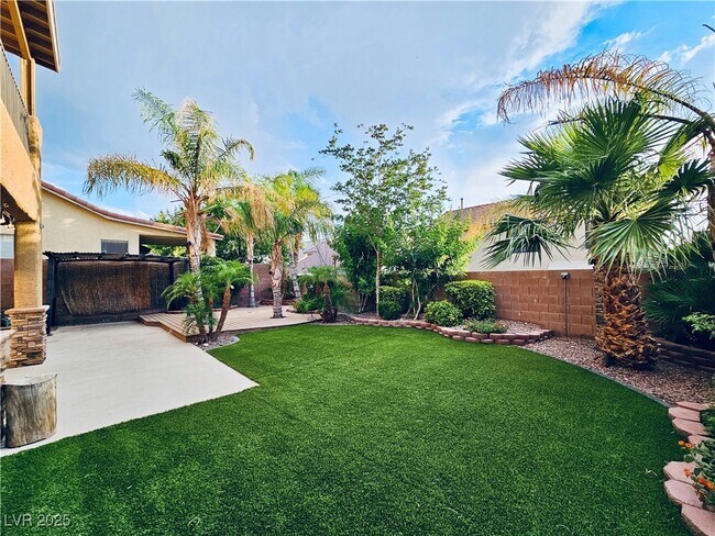 Building Photo - 777 Valley Rise Dr