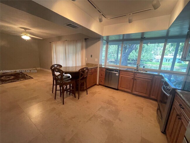 Building Photo - 9301 SW 54th St