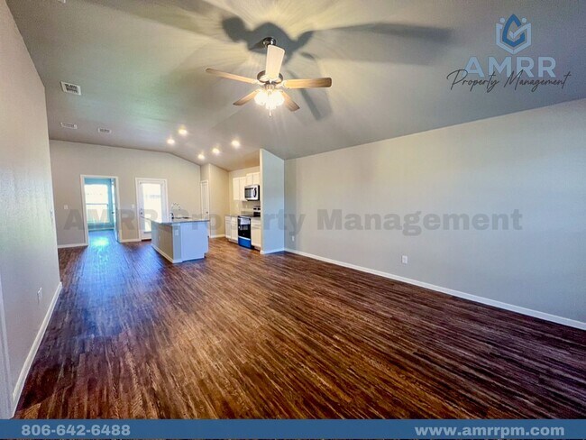 Building Photo - 3 Bedroom Home Available For Spring Pre-Lease