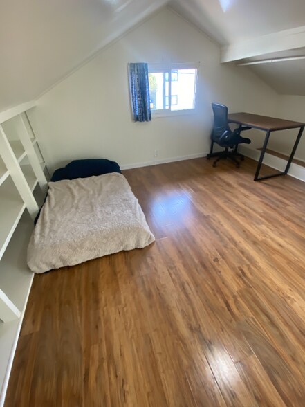 Building Photo - 2344 Fulton St