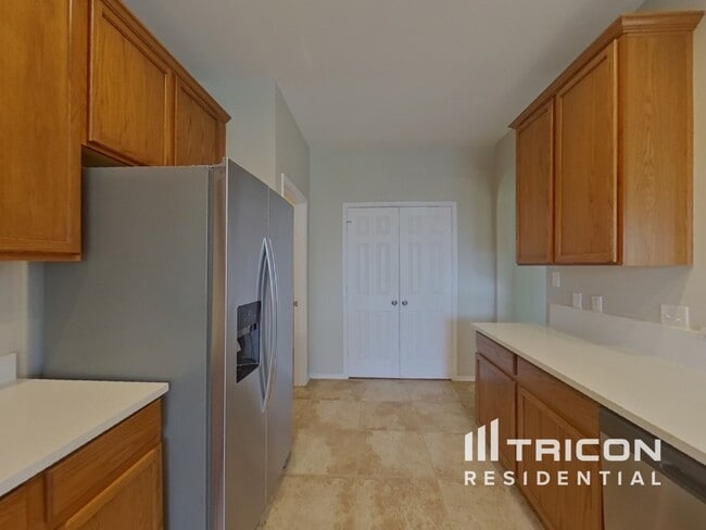 Building Photo - 2989 Lakeview Cir