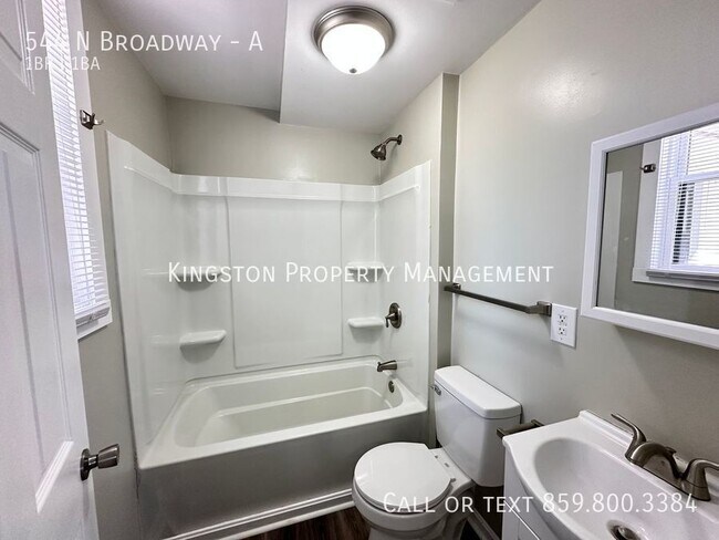Building Photo - 544 N Broadway-A
