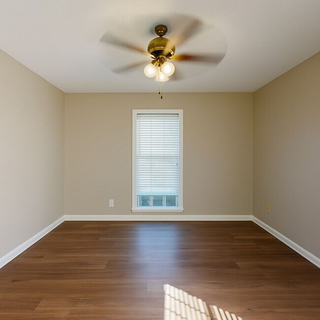 Building Photo - 1806 Heatherton Dr