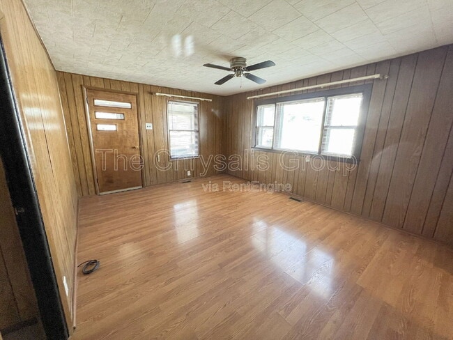 Building Photo - 230 Creve Coeur St