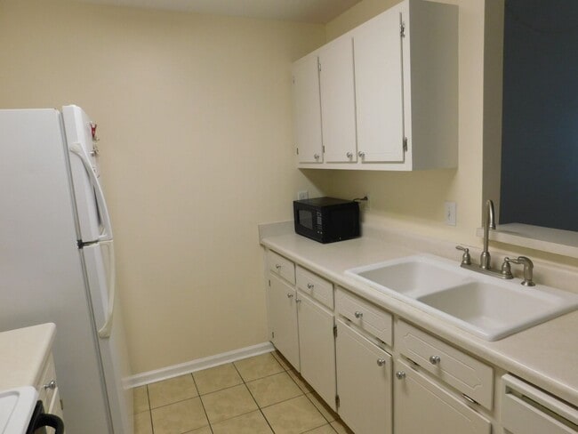 Building Photo - Duplex in Havelock