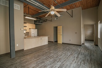 Building Photo - Cherry Street Place