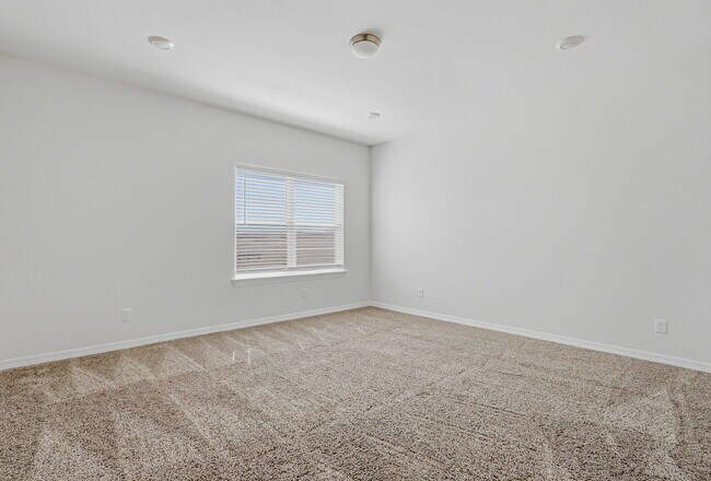 Building Photo - 905 Louisiana Downs Ave