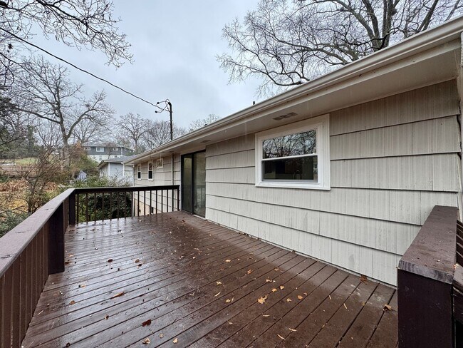 Building Photo - 3906 Forest Highland Cir