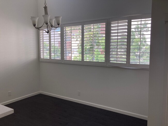 Building Photo - Updated two bedroom two bath in Fox Hills ...