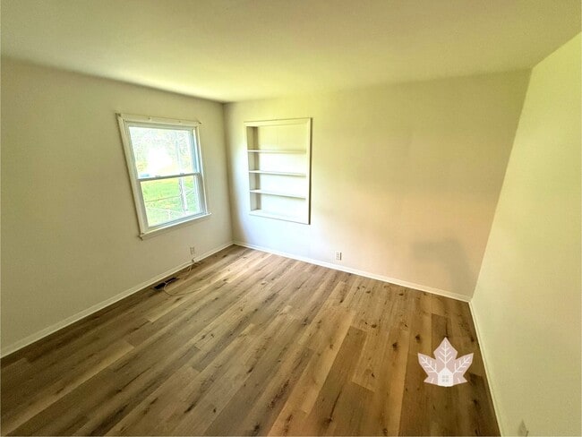 Building Photo - Charming 3-Bedroom Rental, Newly Updated! ...
