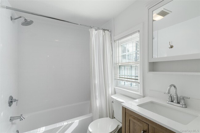 Building Photo - 38 Forest Ave