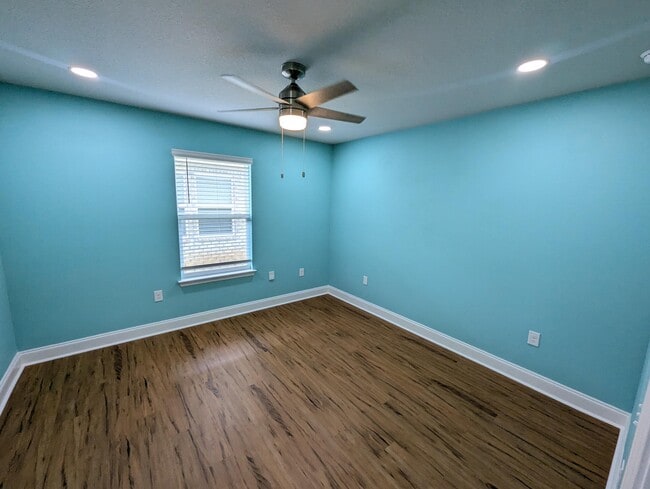 Building Photo - 2266 Paloma St