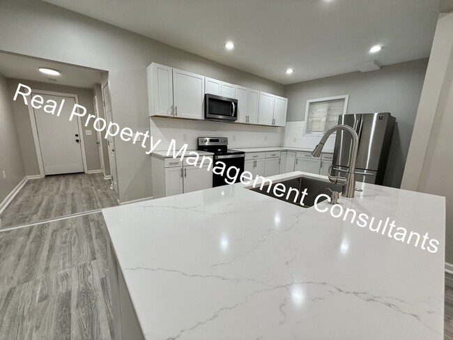 Building Photo - Stylishly Updated 3-Bedroom, 3-Bath Home –...