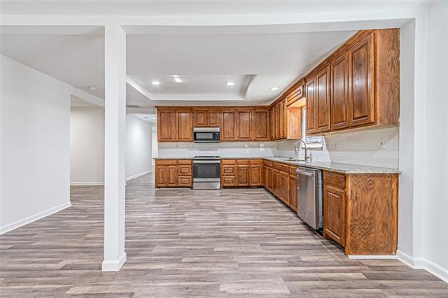 Building Photo - 605 Lloyd