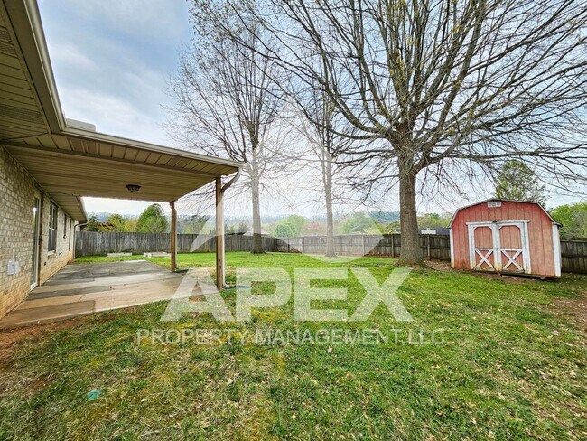 Building Photo - Beautiful 3 Bd/2 Ba Brick Single Family Home w/2-Car Garage in Powell!