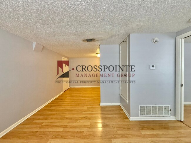 Building Photo - 1 Bed 1 Bath at Broadway Apartments! All Bills Paid!