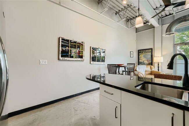 Building Photo - 5200 Peachtree Rd