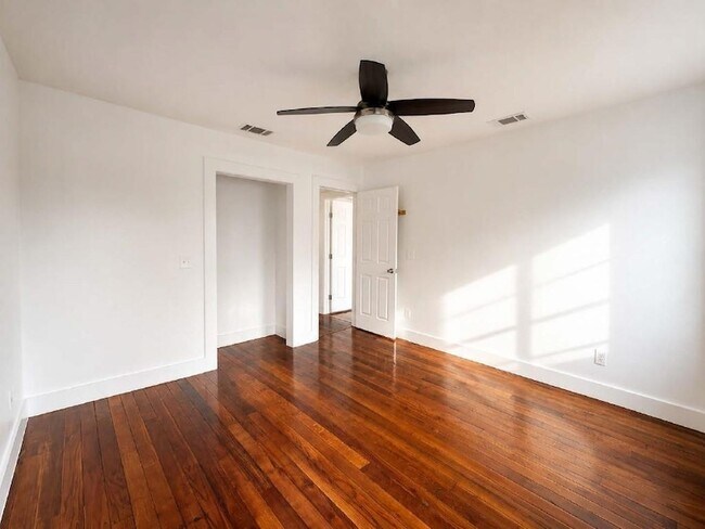 Building Photo - 4611 Milburn Ln