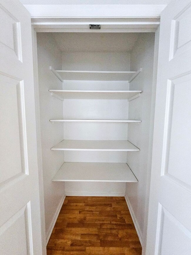 Building Photo - Town Of Springlake