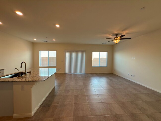 Building Photo - BRAND NEW 4 BED 2.5 BATH 2 CAR GARAGE SING...