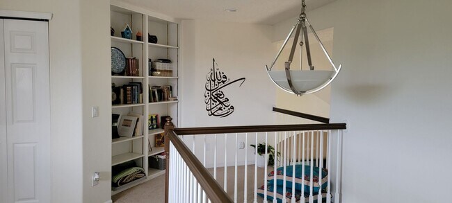 Building Photo - Spacious 5BR House in Aurora