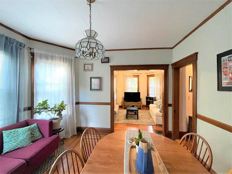 Building Photo - 81 Bartlett St