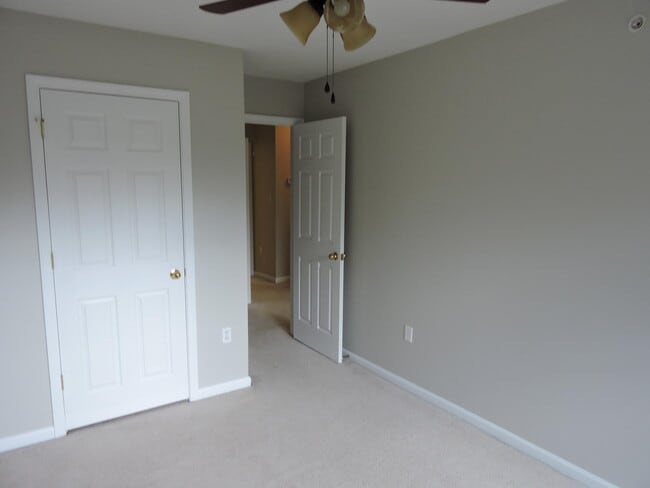 Building Photo - 132 Swaying Pine Ct