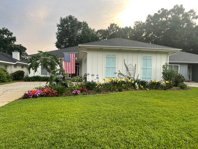 Primary Photo - 103 Oak Bend Ct