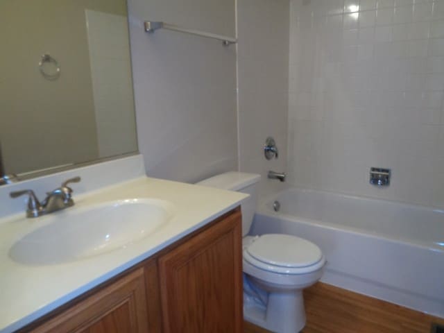 Building Photo - 1706 Lake Pointe Ct