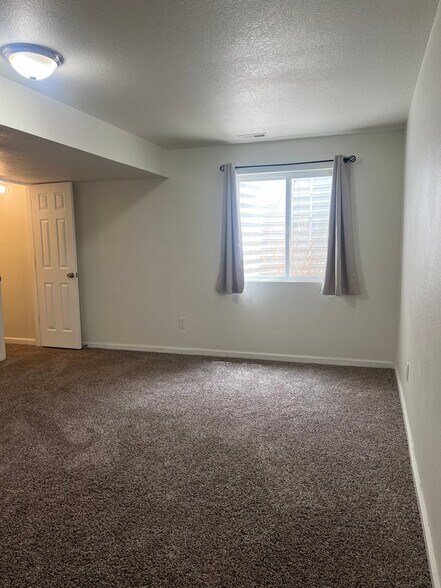 Building Photo - 744 E Costilla St
