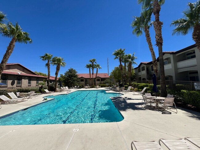 Building Photo - Cozy 2 Bedroom 2 Bathroom Condo in Gated C...