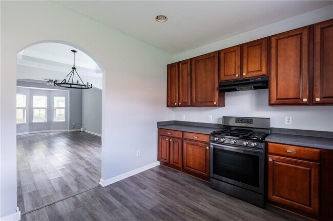 Building Photo - 7702 Parkside Dr