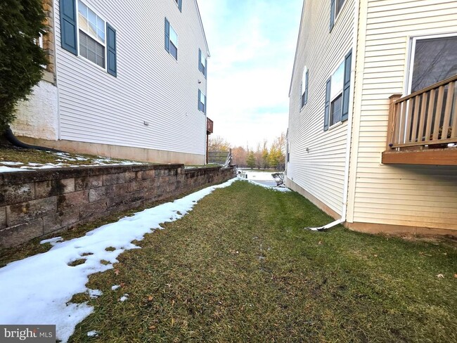 Building Photo - 347 Glenn Rose Cir