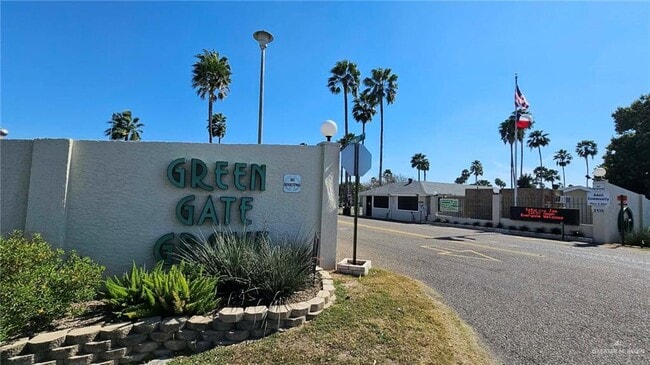 Building Photo - 21 Meadowlark St