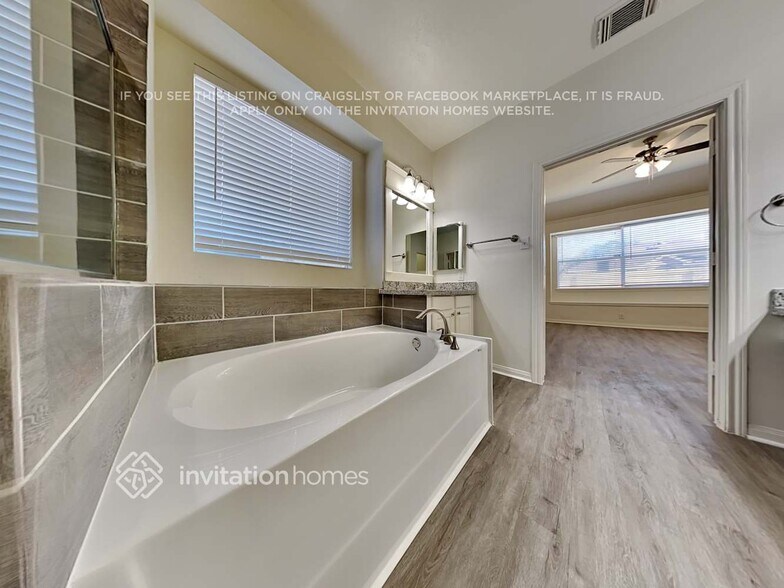 Building Photo - 907 Portsmouth Dr